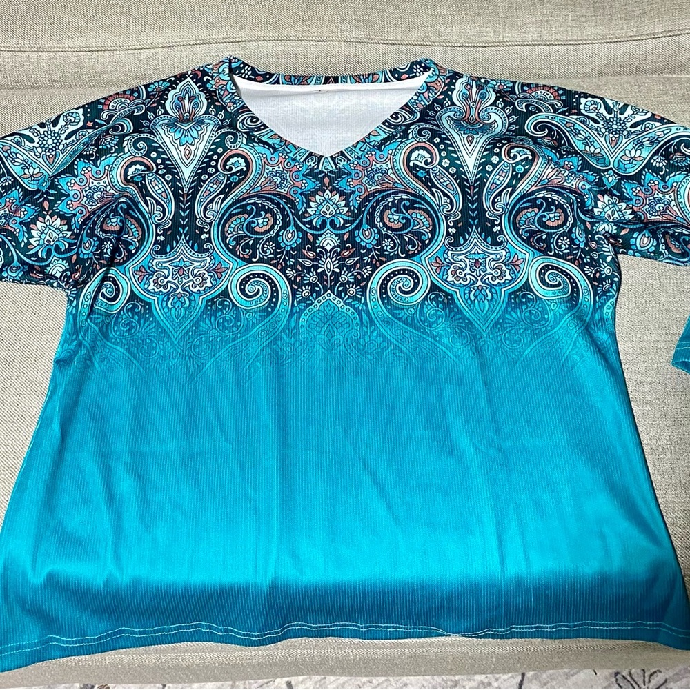 Women's Teal Ombre Paisley V-Neck Top